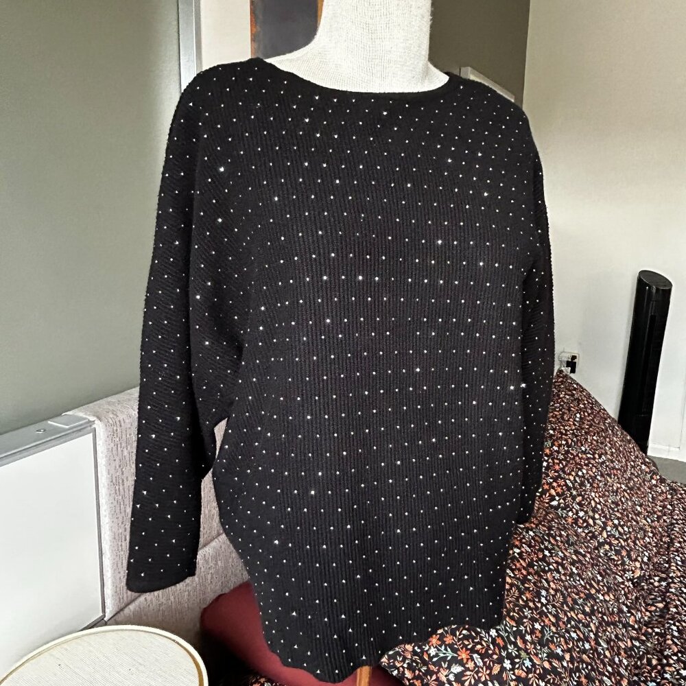 - T Tahari Black Embellished Blouse Stretchy Knit Minimalist XS   - P2318